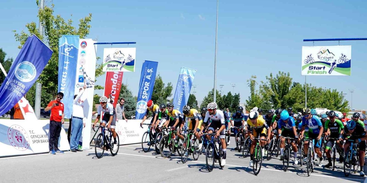Uluslararası Bisiklet Yarışması Tomarza’da Start Aldı
