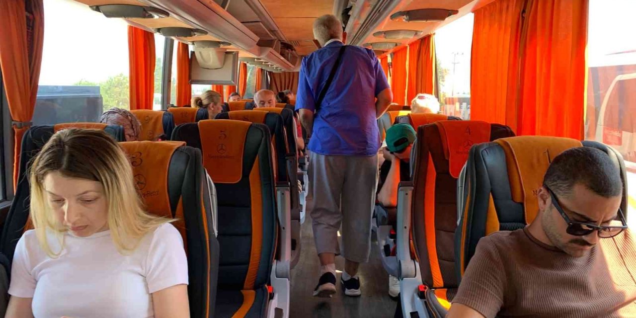 Yeni Kural Sürücüleri De Yolcuları Da Memnun Etti