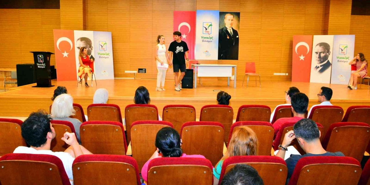 Manavgat Kent Tiyatrosu’ndan, ’iki Yakanın Hikayesi’