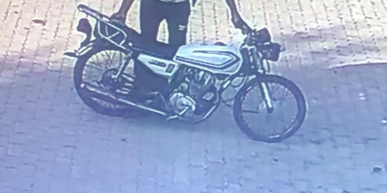 Çalıştıramadığı Motosikleti Düz Kontak Yapıp Çaldı