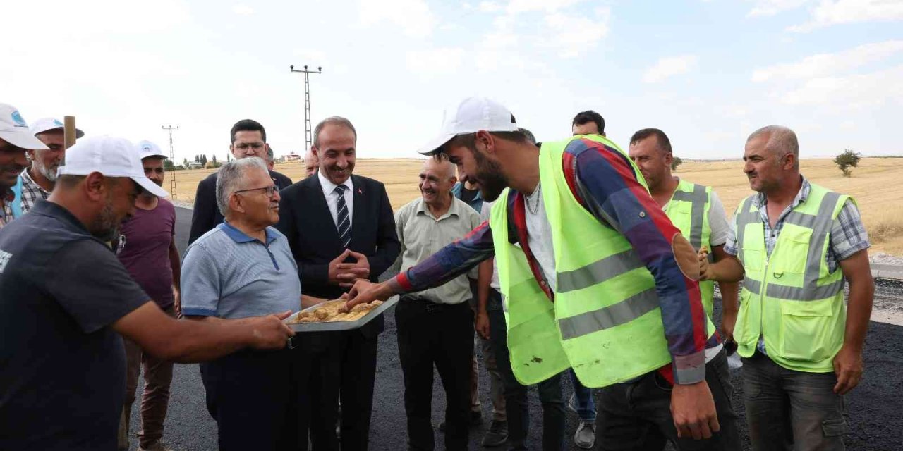 Tomarza’ya 10 Bin Tonluk Asfalt Yatırımı