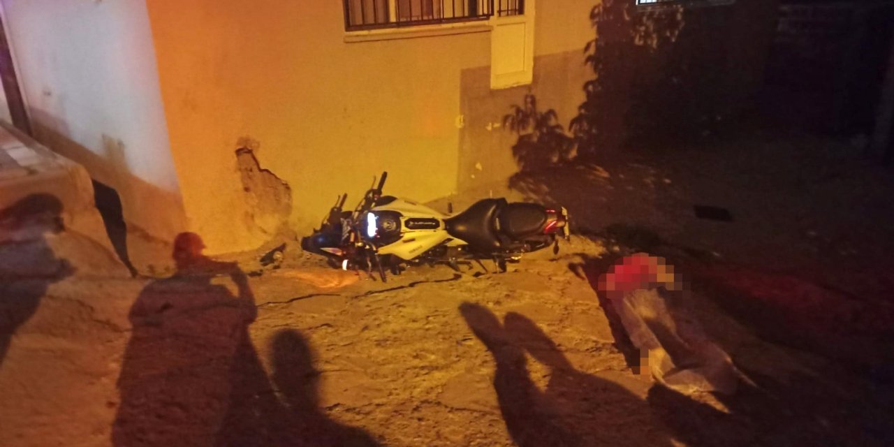 Motosikletiyle Duvara Çarpan Genç Sürücü Yaşamını Yitirdi
