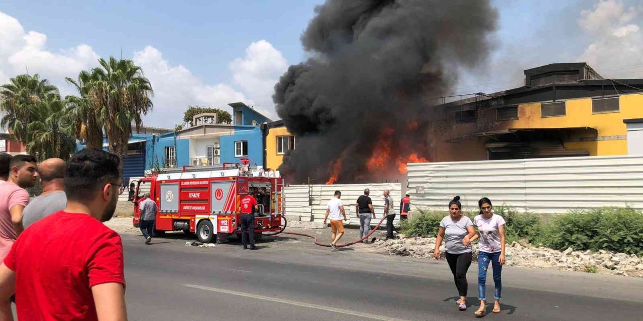 Geri Dönüşüm Tesisinde Yangın