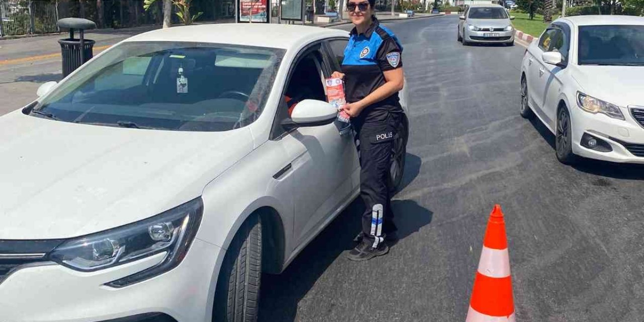 Manavgat’ta Toplum Destekli Polisten Trafik Bilgilendirmeleri