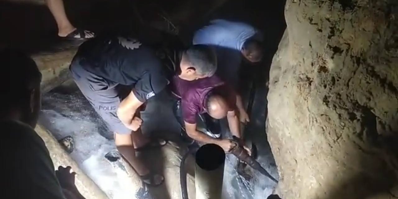 Dev Kayanın Altında Sıkışan Çocuğun Cansız Bedeni 30 Saatlik Çalışmayla Çıkarıldı