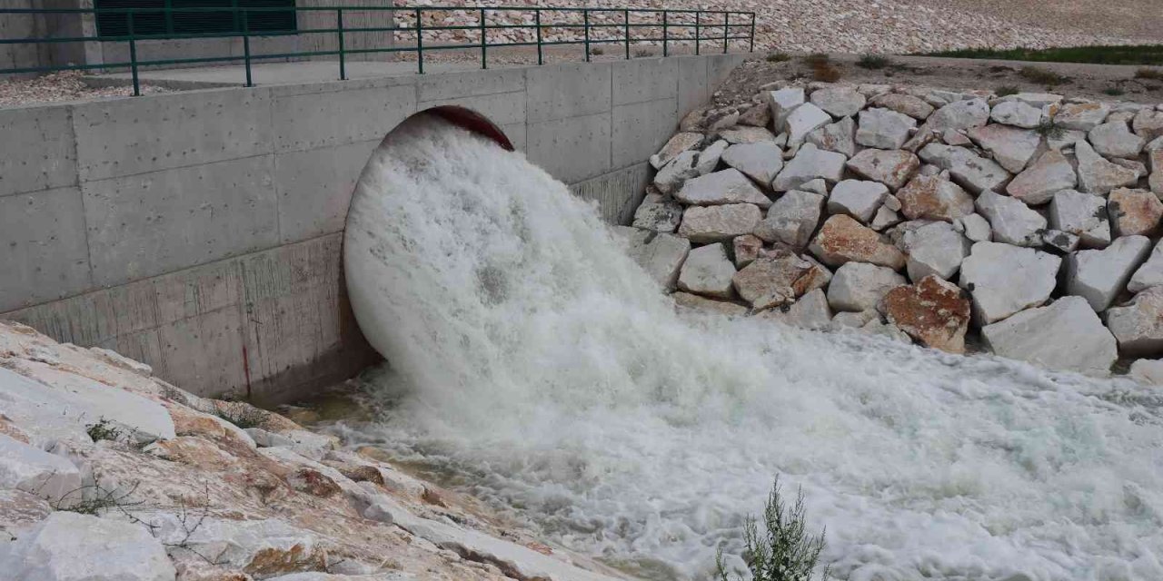 Gökpınar Barajından Debisi Azalan Sakarya Nehrine Su Salınmaya Başlandı