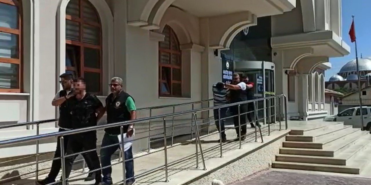 Dur İhtarına Uymayıp Polise Çarpan Sürücü Tutuklandı