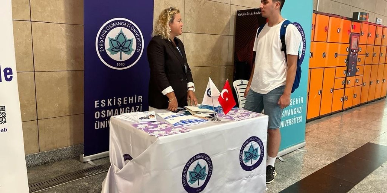 Eskişehir’e Gelen Öğrencileri Üniversite Temsilcileri Karşıladı