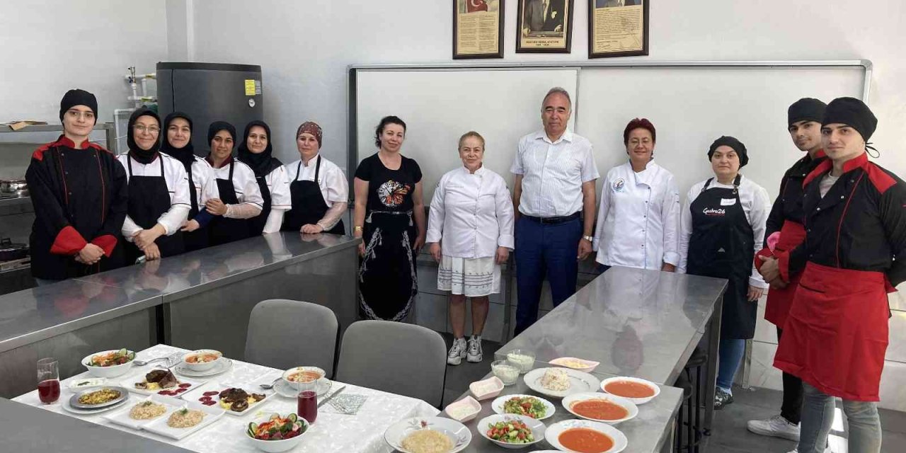 Ustalık Telafi Programı İlk Mezunlarını Verdi