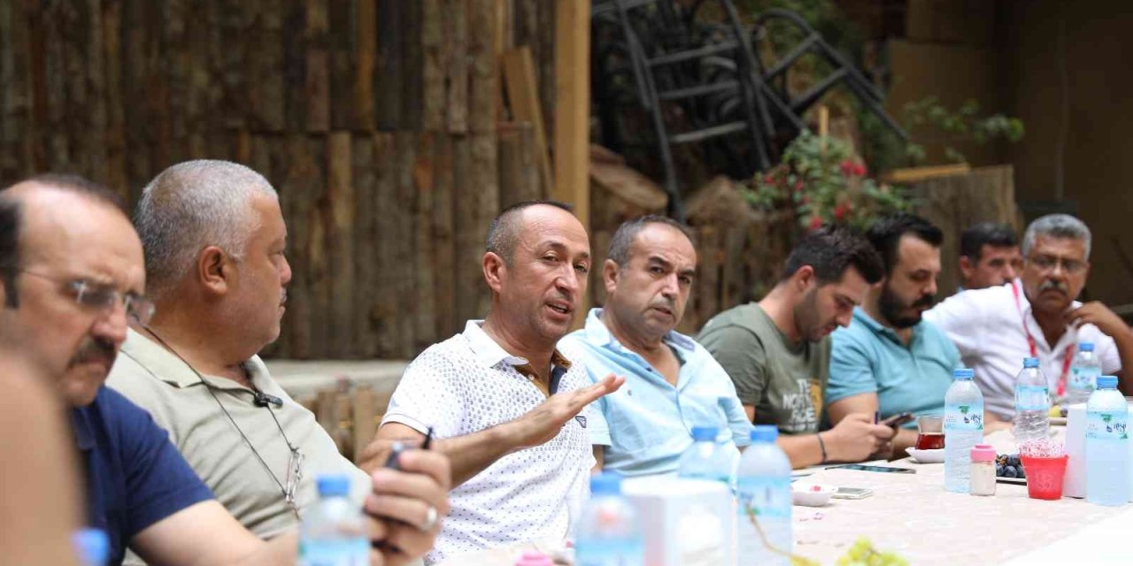Başkan Yücel, Muhtarlarla Bir Araya Geldi