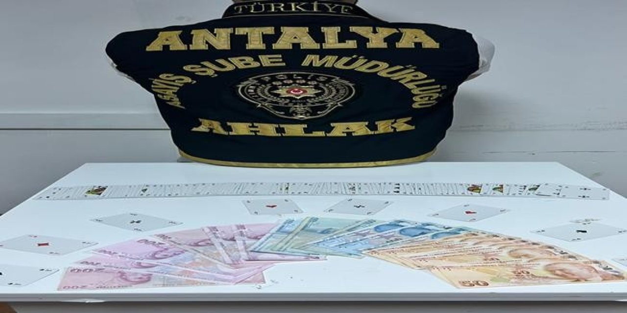 Antalya’da Kumar Operasyonu: 8 Kişiye 14 Bin 421 Lira Ceza