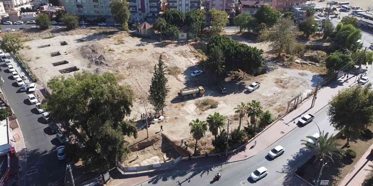 Tarsus Kent Meydanına Kavuşuyor