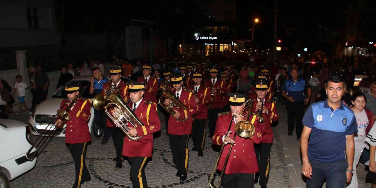 Akşehir Onur Günü, Fener Alayı Ve Jandarma Bandosu Konseri İle Final Yaptı