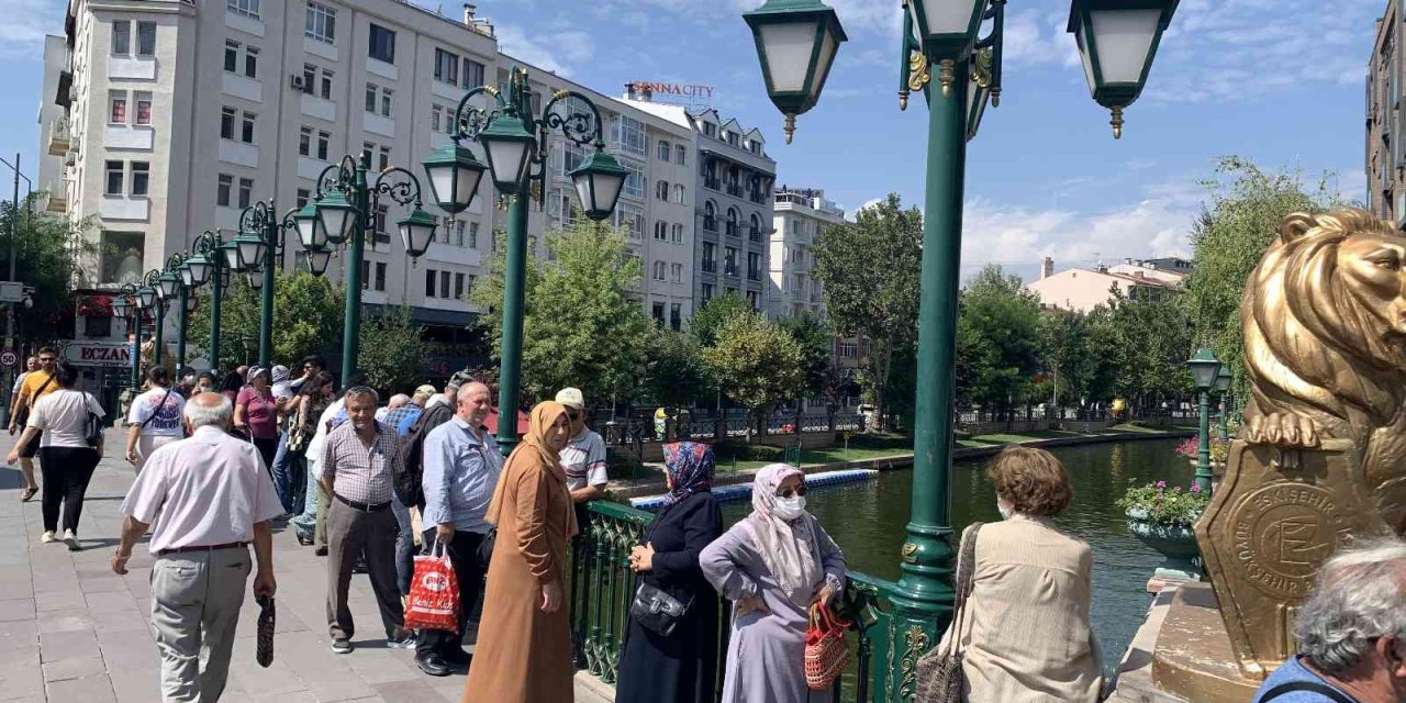 Promosyon Kuyruğu Porsuk’a Kadar Uzandı