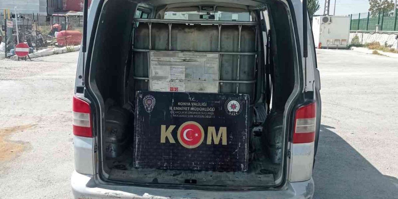Polisin Durdurduğu Araçtan Kaçak Akaryakıt Çıktı