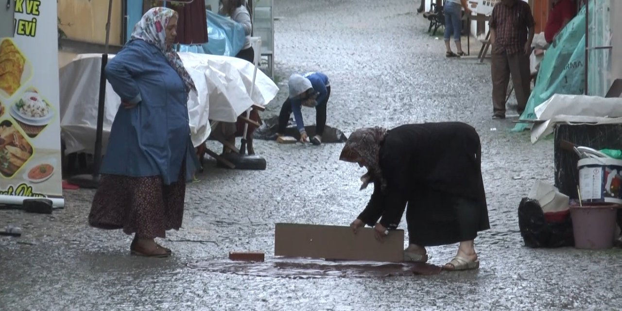 Sağanak Yağışı Fırsata Çevirip Yolluğunu Yıkadı