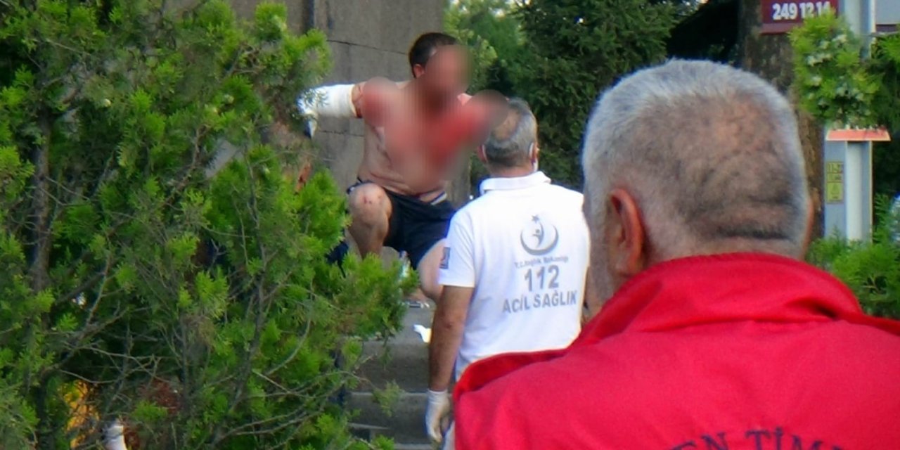 Kendine Zarar Veren Şahsı Polis Etkisiz Hale Getirdi