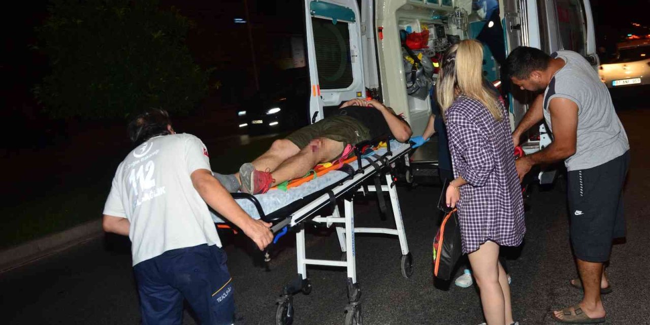 Kontrolden Çıkan Motosiklet Otomobile Arkadan Çarptı: 1 Yaralı