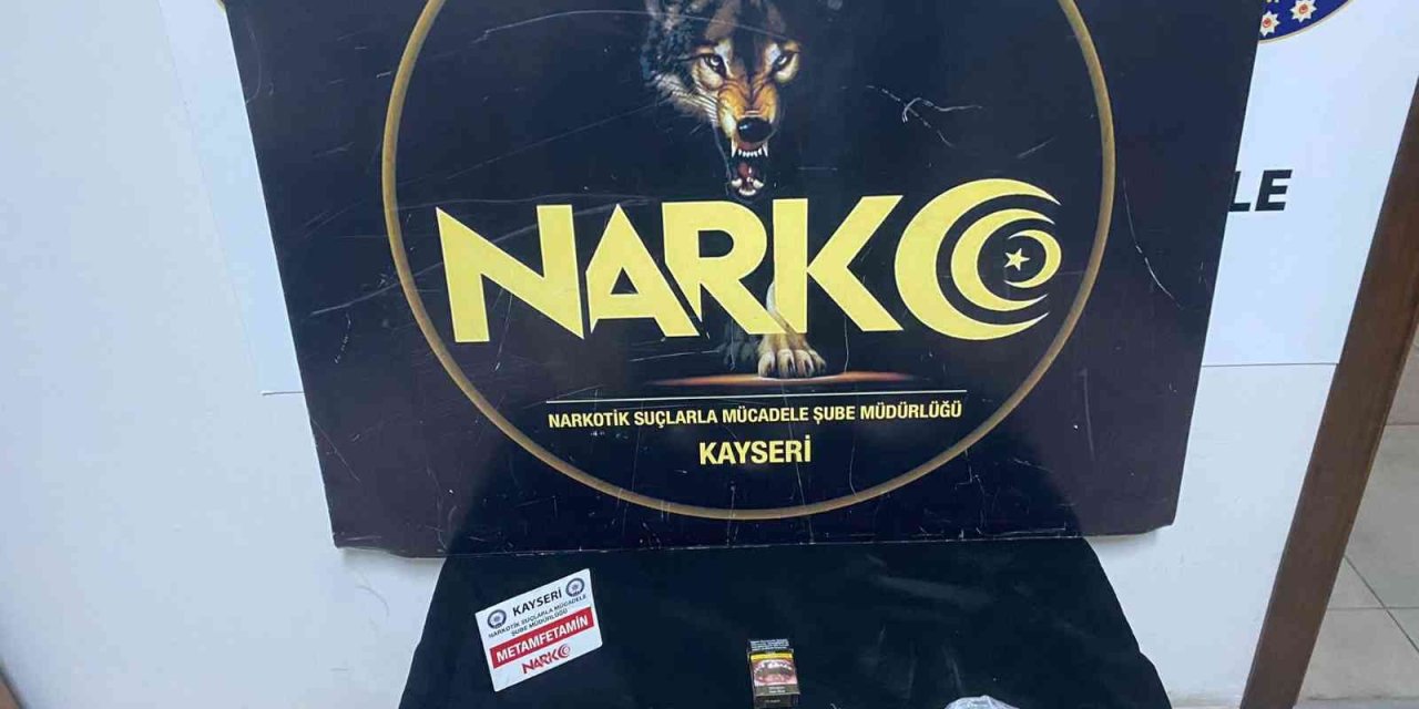 Aracıyla Uyuşturucu Ticareti Yapan Şahıs Ekiplerden Kaçamadı