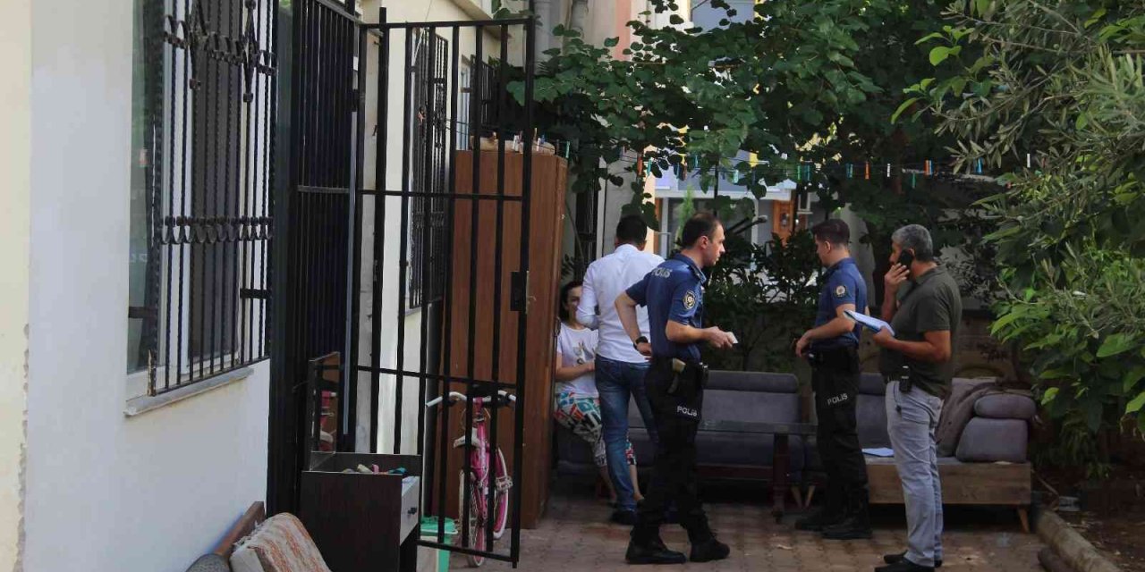 Antalya’da İki Arkadaşın Telefon Numarası Tartışmasında Silah Konuştu: 1 Yaralı