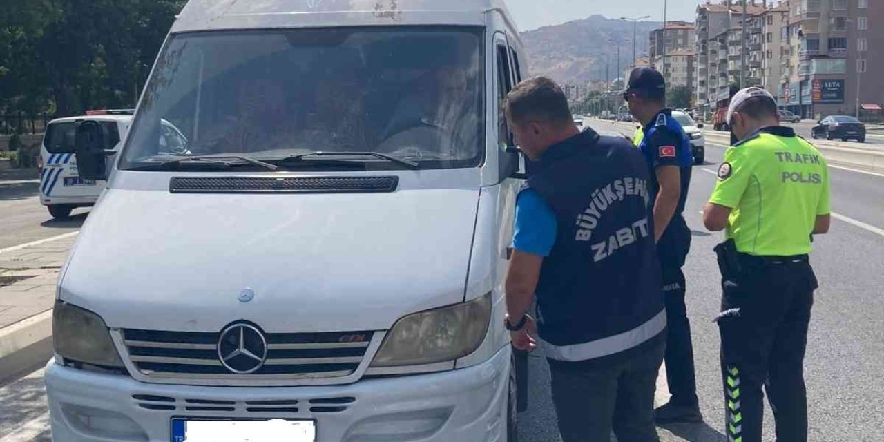 Büyükşehir Zabıtasından Şehir İçi Toplu Taşım Araçlarına Denetim