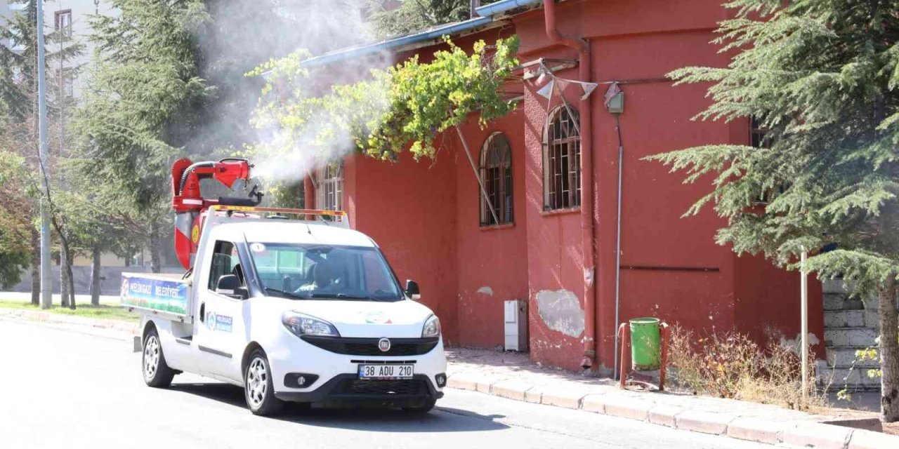Melikgazi’de Baştan Sona Temizlik Devam Ediyor
