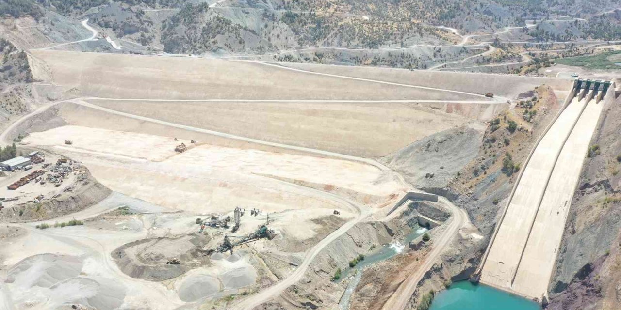 Eskişehir Gündüzler Ve Adıyaman Çetintepe Barajlarında Çalışmalar Devam Ediyor
