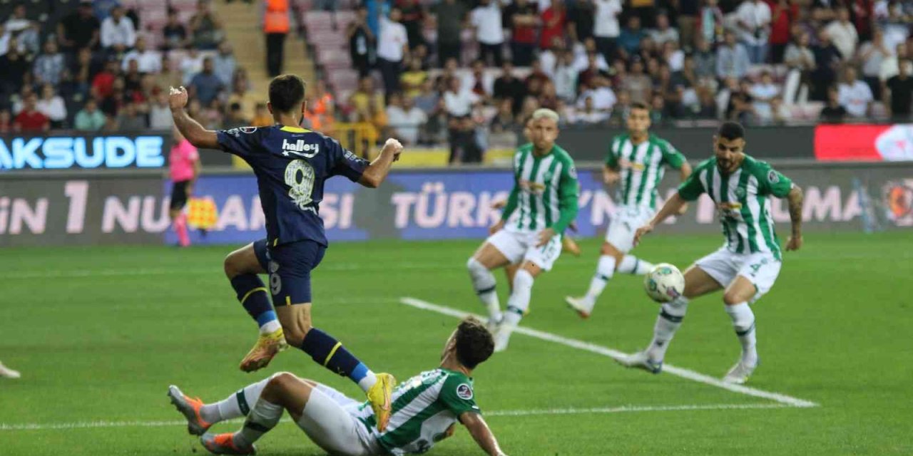 Spor Toto Süper Lig: Konyaspor: 0 - Fenerbahçe : 0 (ilk Yarı)