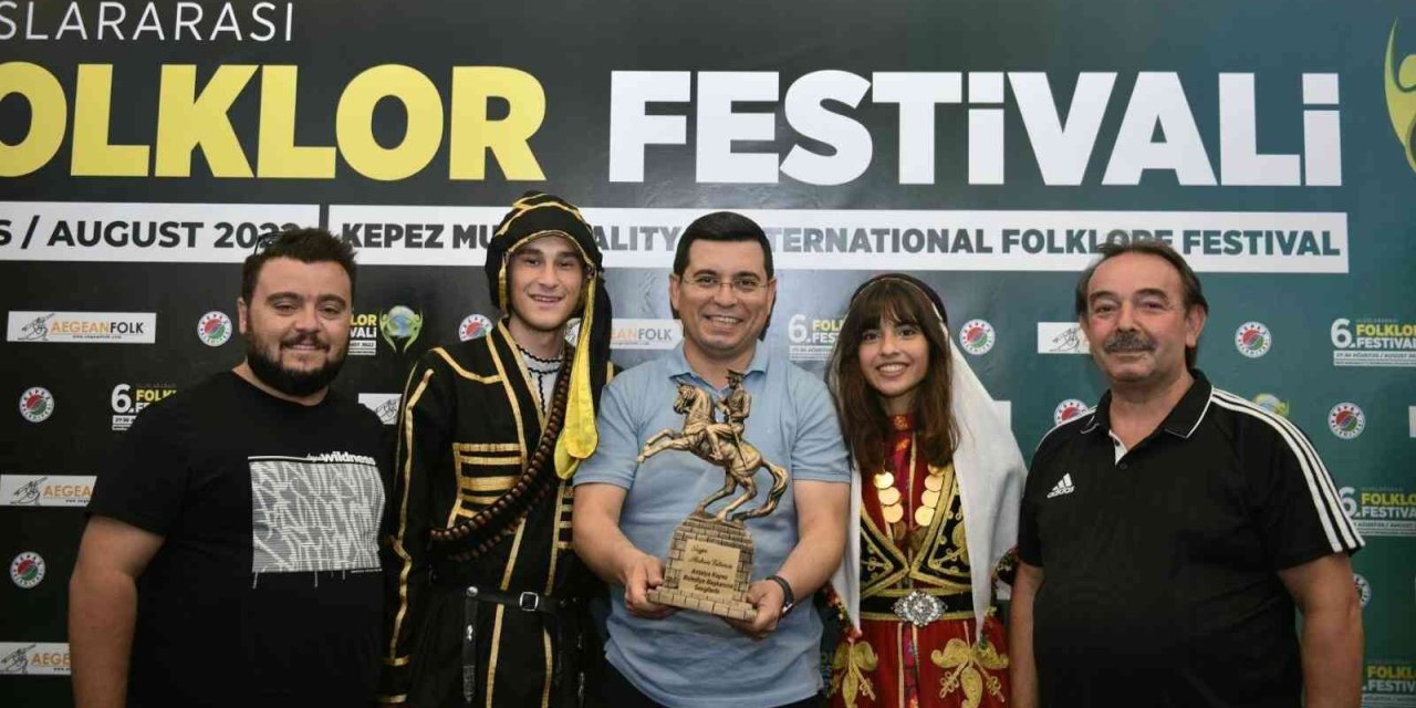 Tütüncü, Dünya’nın Folklor Renklerini Ağırladı