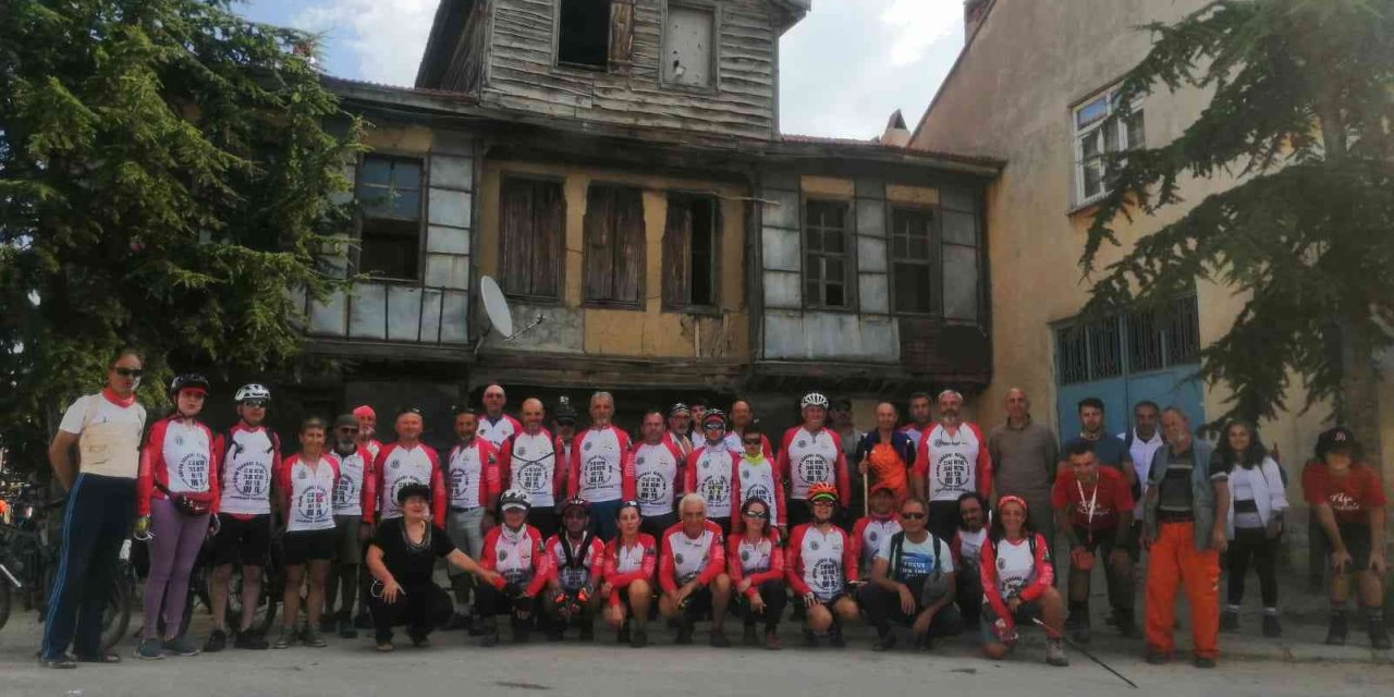 Eskişehirli 8 Bisikletçi, Bin 150 Kilometre Pedal Çevirecekleri Büyük Taarruz Bisiklet Turu’nda