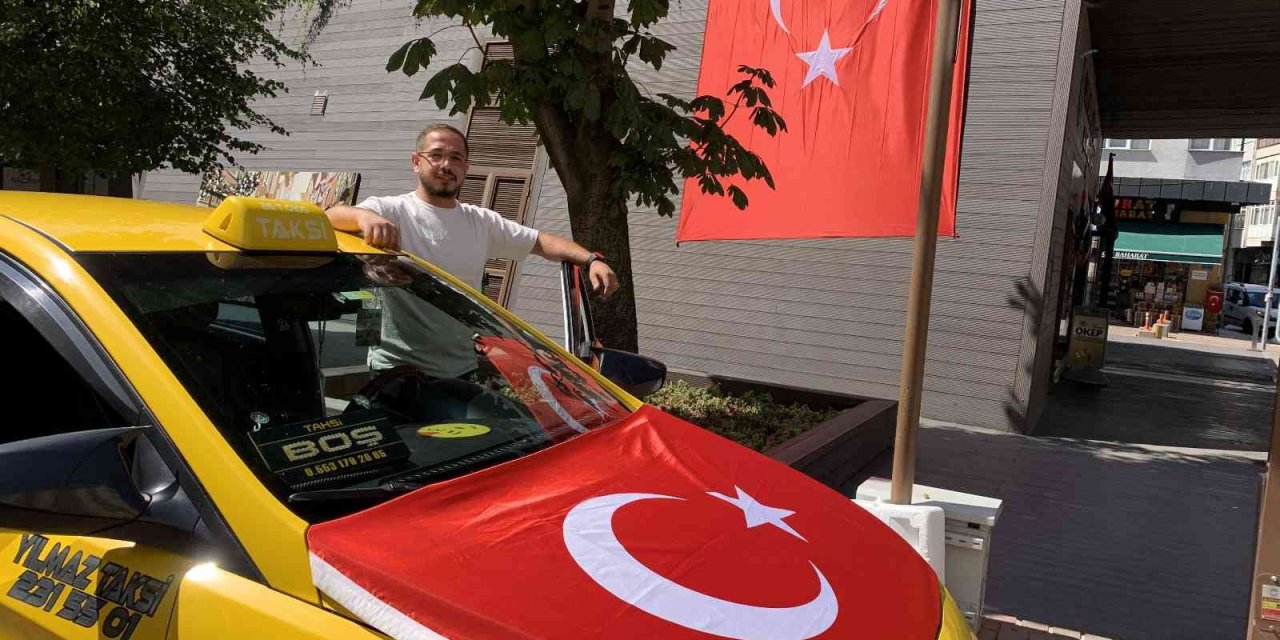 Taksisiyle Bayram Coşkusunu Yaşatıyor