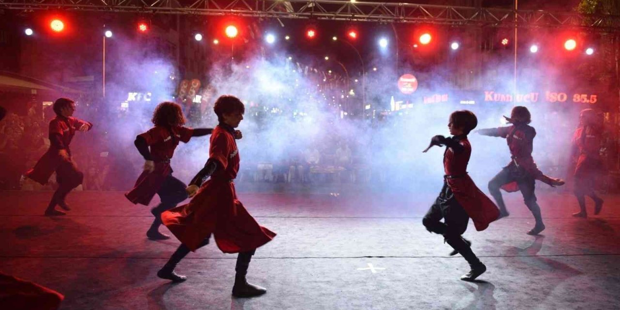 Kepez’in 6. Uluslararası Folklor Festivali’ne Muhteşem Gala