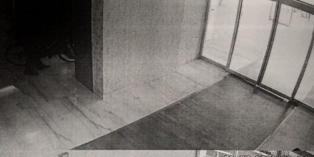 Bastonlu Hırsız Güvenlik Kameralarına Yakalandı