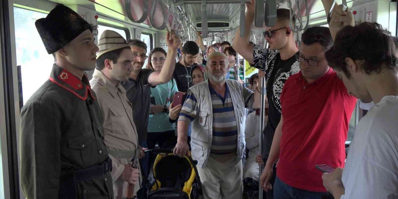 Genç Kaymek’ten Tramvayda Zafer Bayramı’na Özel Farkındalık Etkinliği