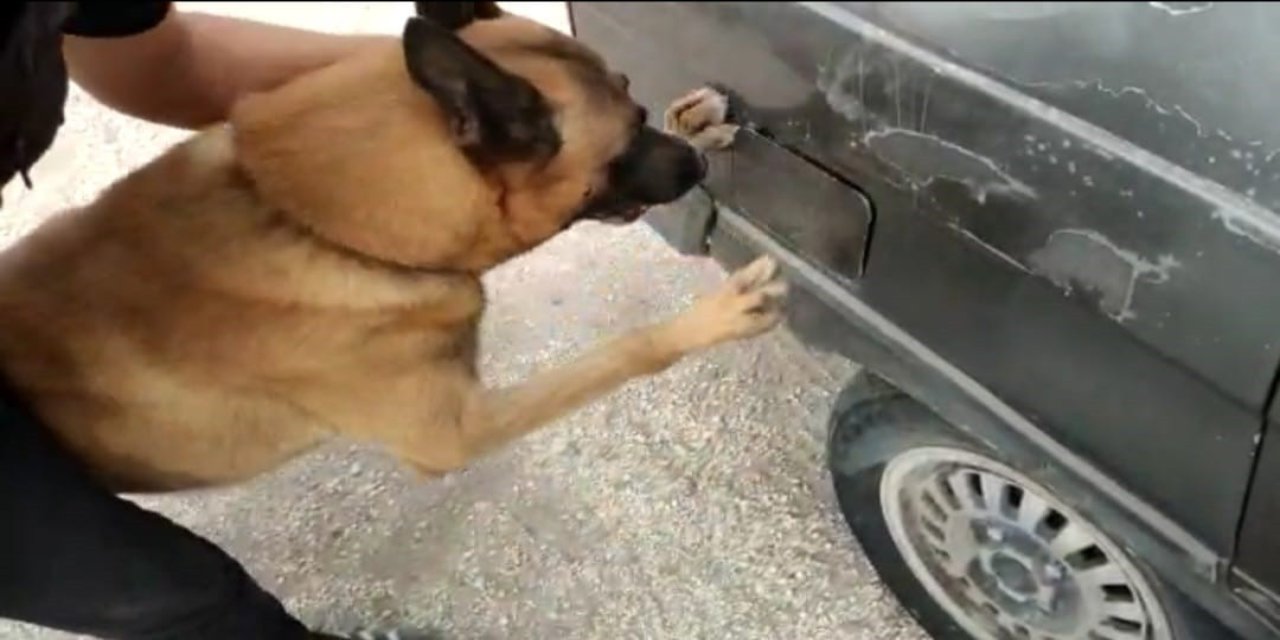 Aracın Yakıt Kapağında Uyuşturucu Bulundu