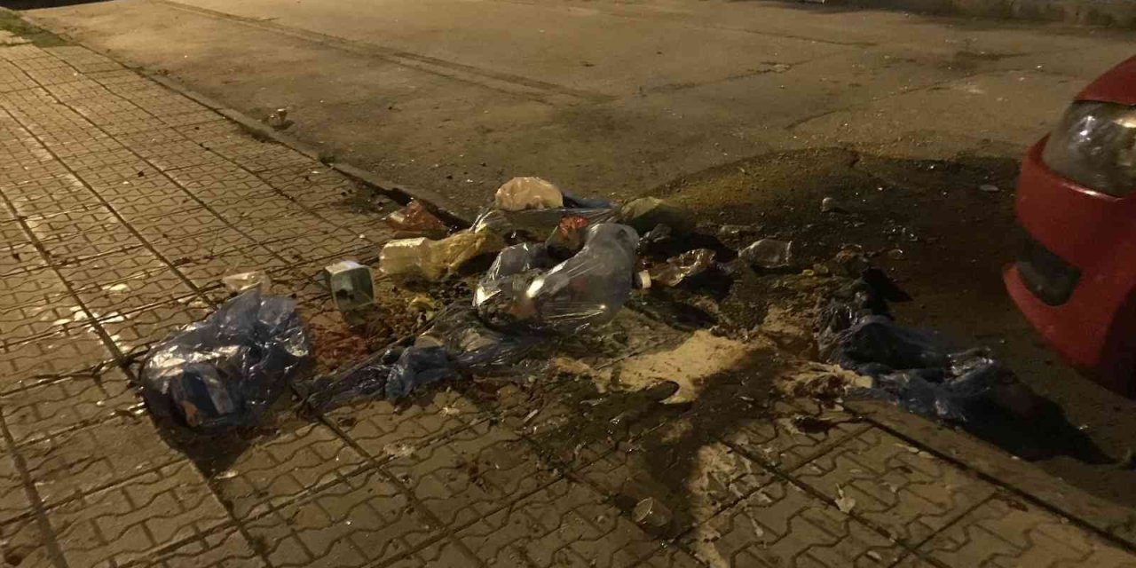 Pencereden Atılan Malzemeler Paniğe Neden Oldu