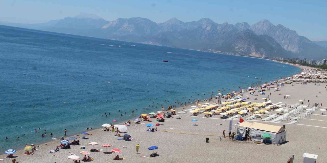 Antalya’ya Gelen Turist Sayısı 9 Milyonu Geçti, Hedef 12 Milyon