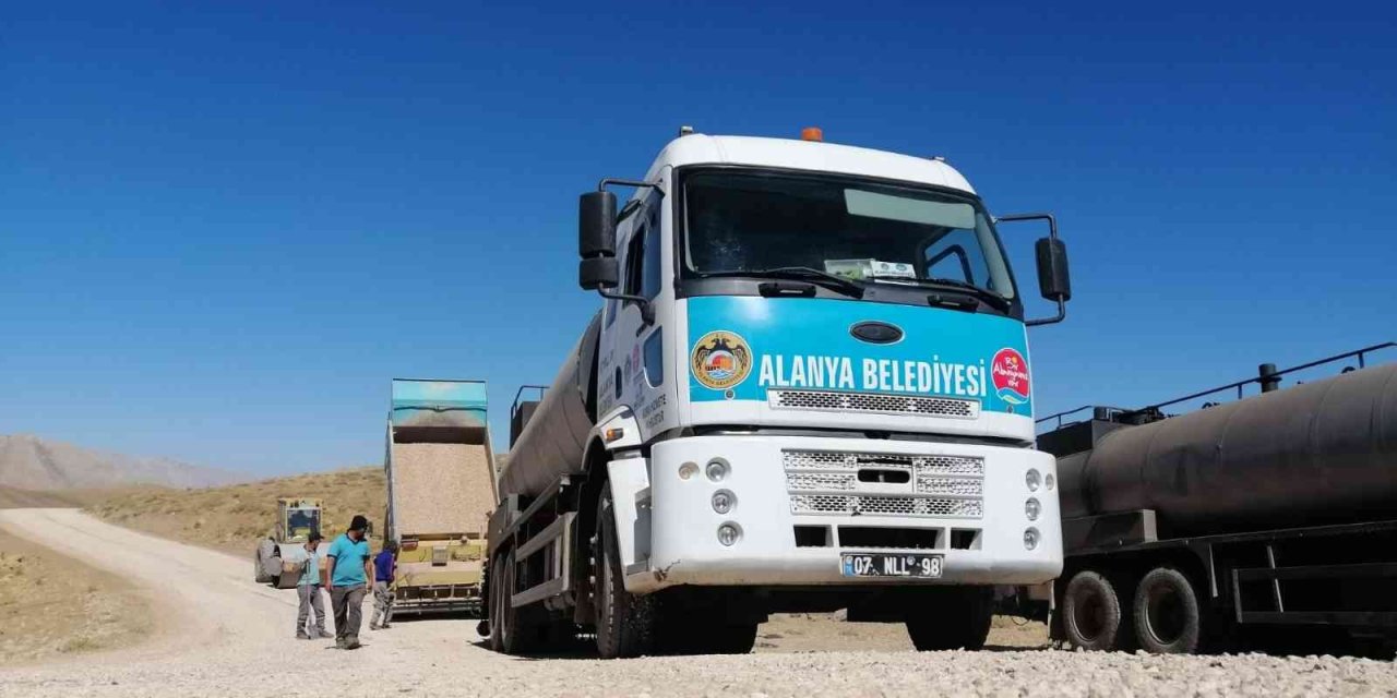 22 Kilometrelik Yayla Yolu Asfalt Çalışmalarına Payallar Yaylası’ndan Başlandı
