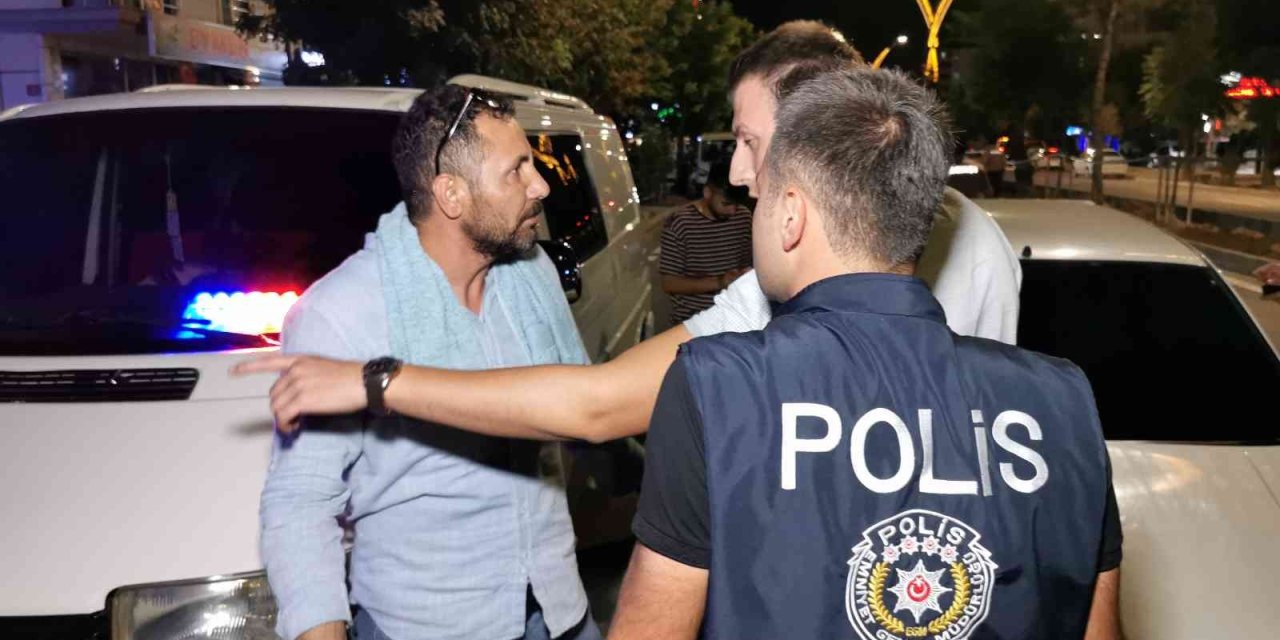 Çakarlı Araçla Yakalandı, “abartıyorsunuz, Vatan Haini Miyim?” Dedi