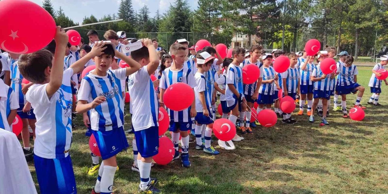 Anadolu Üniversitesi’nde “yaz Spor Okulu Sertifika Töreni” Düzenlendi