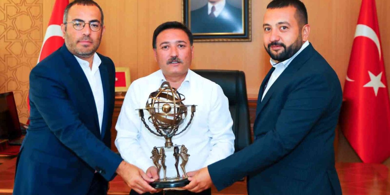 İşadamı Demirel Ve Akgül’den Vali Çiçek’e Ziyaret