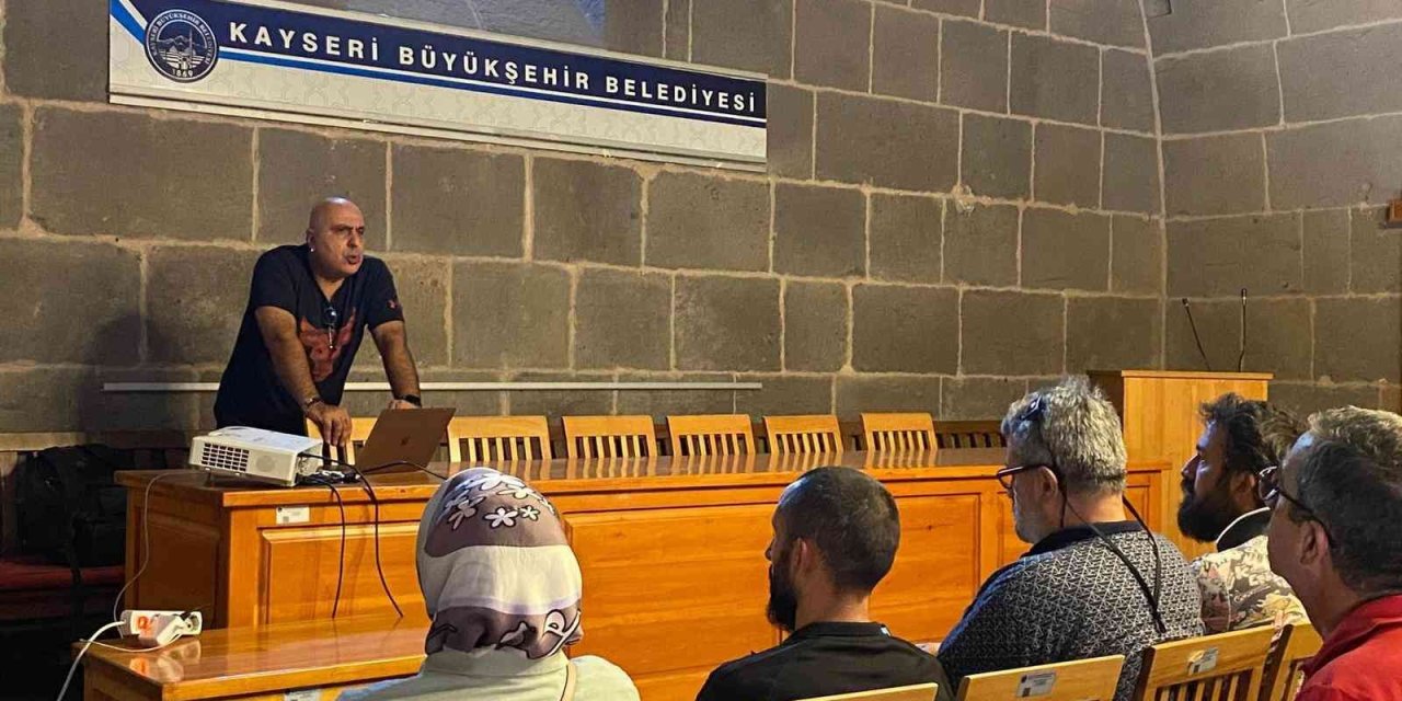 Erciyes’in Güzelliklerini Pozlamak İçin Astro Fotoğraf Eğitimi