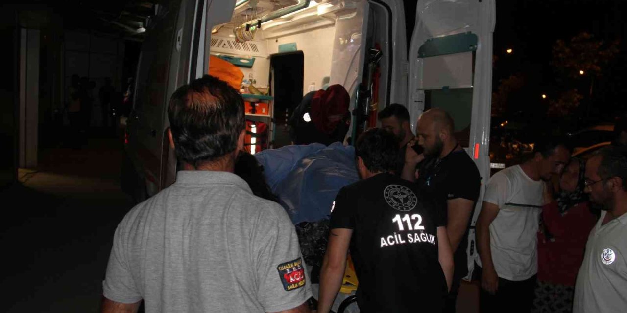 Konya’da Pencere Silerken Boşluğa Düşen Kadın Yaralandı