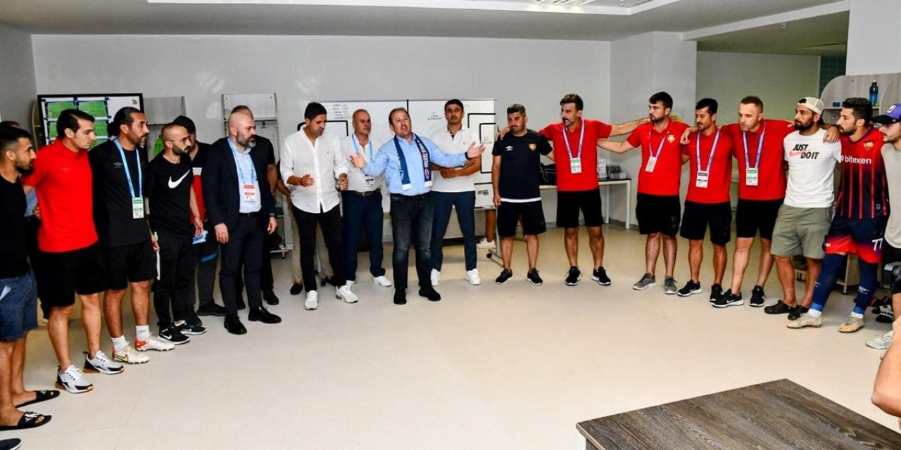 Vali Pehlivan, Yeni Mersin İdman Yurdu’nun İlk Maçını İzledi