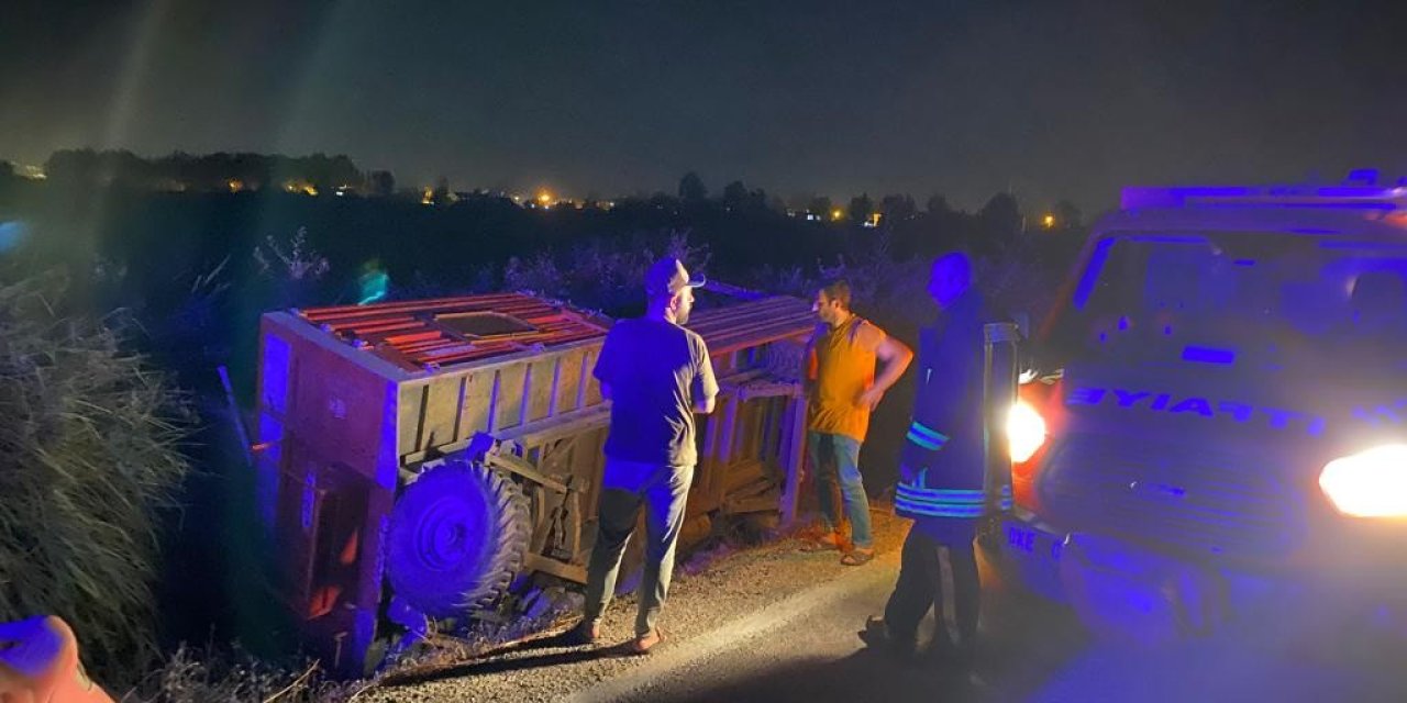 Devrilen Römorkörde Sıkışan Kadını İtfaiye Ekibi Kurtardı