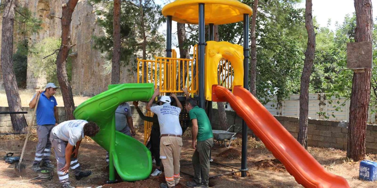 Büyükşehir’den Serik’in 3 Mahallesine Oyun Parkı