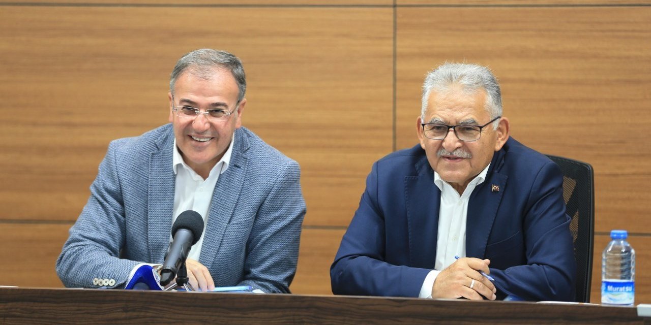 Başkan Büyükkılıç, Hacılar’da Muhtarları Dinledi