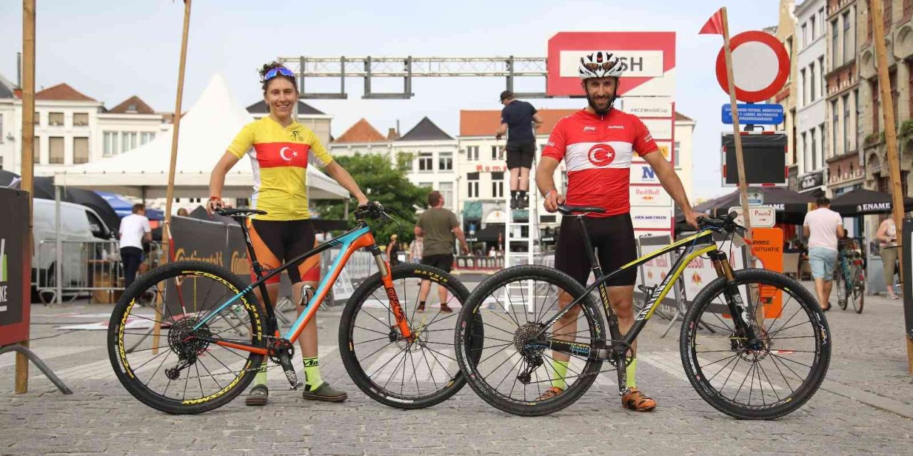 Dünya Kupası’nda Yarışan Millî Bisikletçilerin Bisikletleri Çalındı