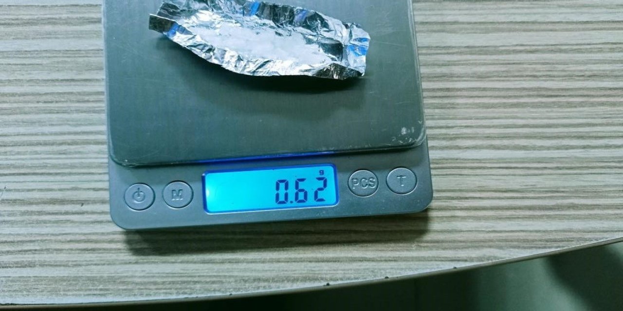 Kontrol Edilen Şahsın Üzerinden Uyuşturucu Çıktı
