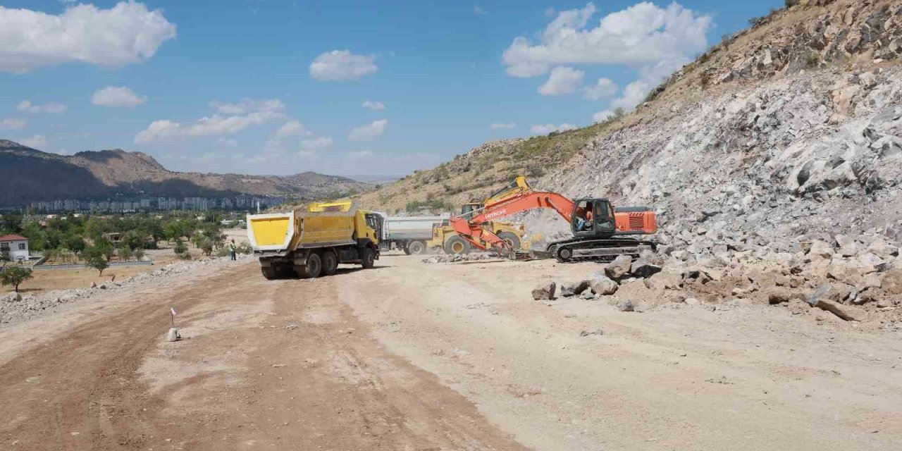 Büyükkılıç’tan Şehrin Doğusu Ve Batısı Arasında Trafiği Rahatlatacak Önemli Proje